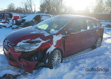 2014 Ford Focus Titanium from USA, damaged, VIN 1FADP3N27EL307816